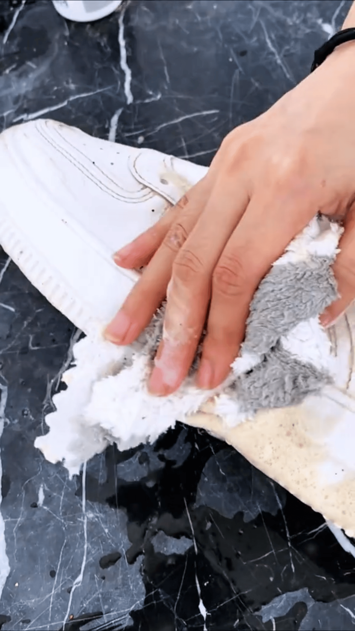 طقم تنظيف وتبييض الأحذية الثلاثي - 11