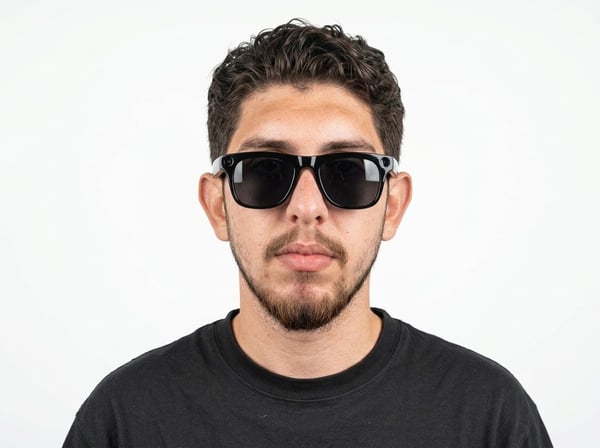 نظارات ذكية بكاميرا وتكنولوجيا الذكاء الاصطناعي